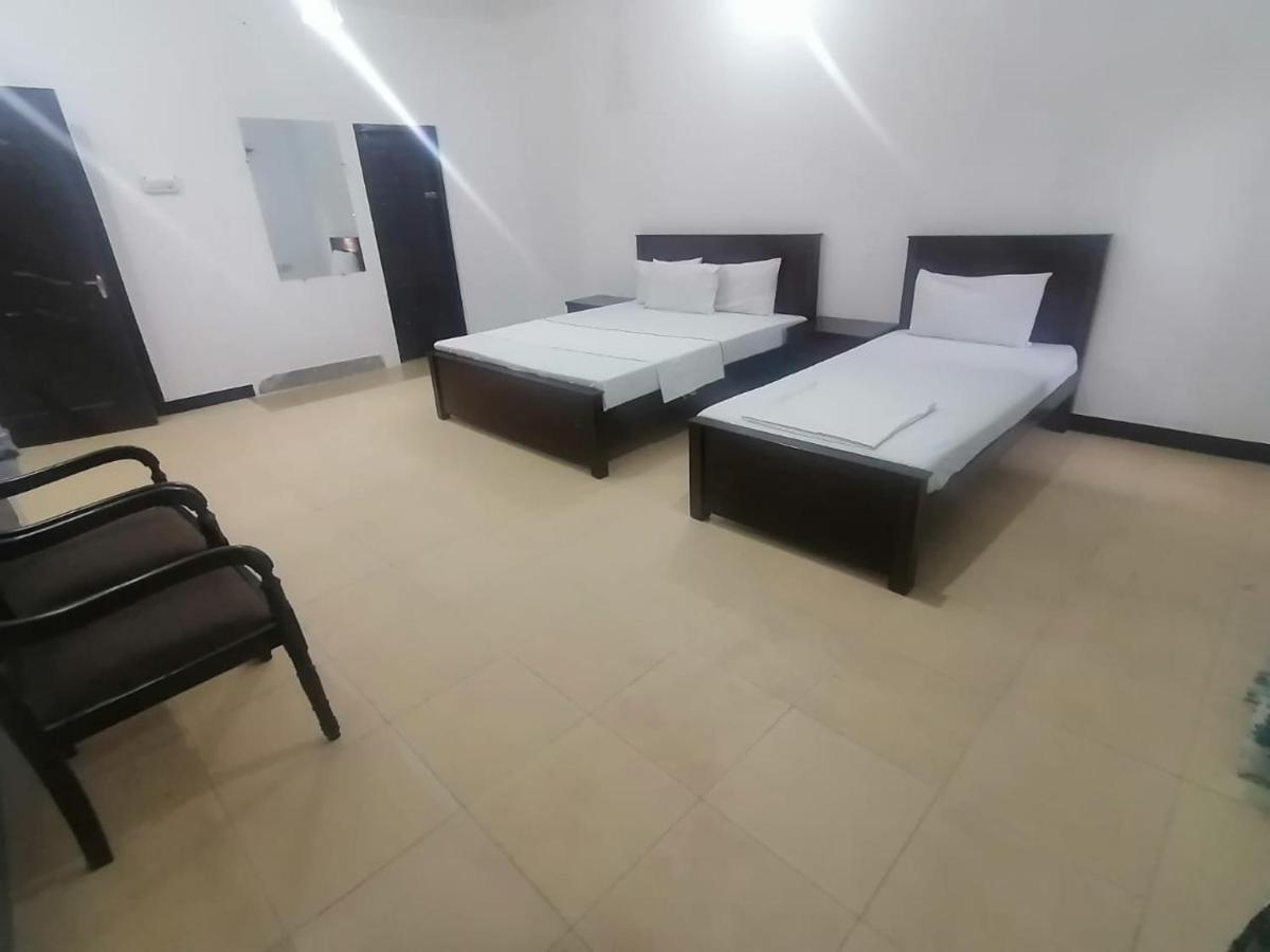 Lux Lounge Guest House Islamabad Exterior photo