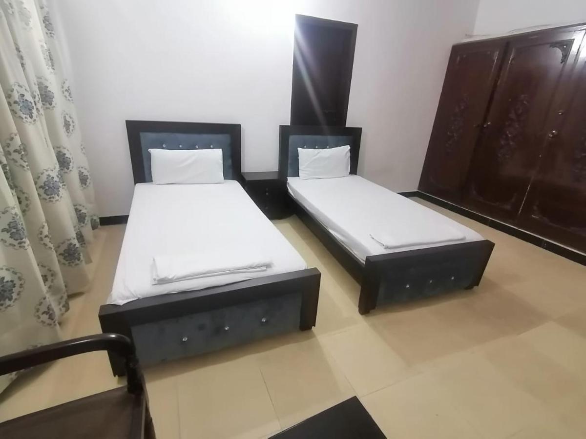 Lux Lounge Guest House Islamabad Exterior photo